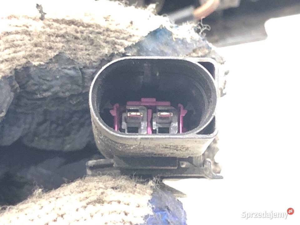 ZAMEK MASKI LEWY AUDI A8 D5 SedanLimuzyna