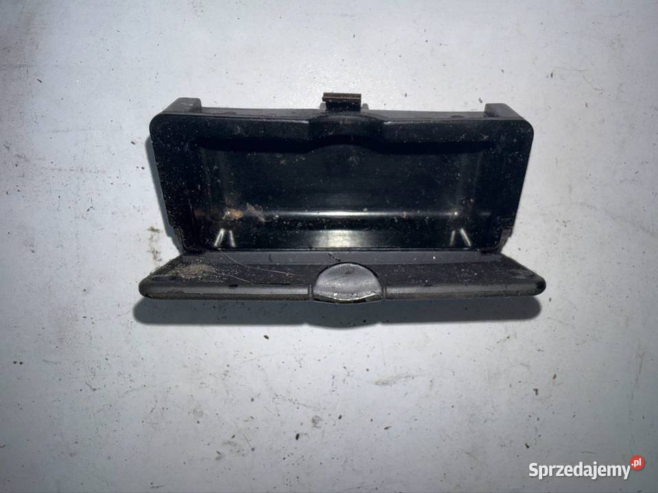 Popielniczka Opel Corsa C Pozostałe wielkopolskie Ostrów Wielkopolski sprzedam