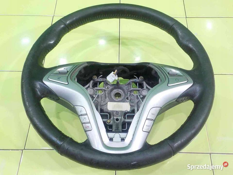 HYUNDAI ix20 16 CRDI 13r kierownica Kierownice Suków