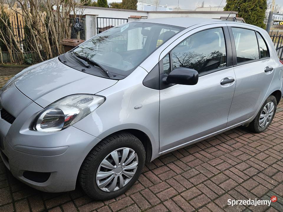 PIĘKNA TOYOTA niezależnej kobiety 51KM Yaris łódzkie Łódź