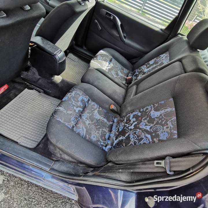 Zadbany vw passat b3 18 gaz klasyk manualna Iwaniska sprzedam