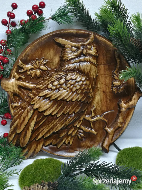 Płaskorzeźba drewniana Sowa w bieszczadzkich Jasienica Rosielna