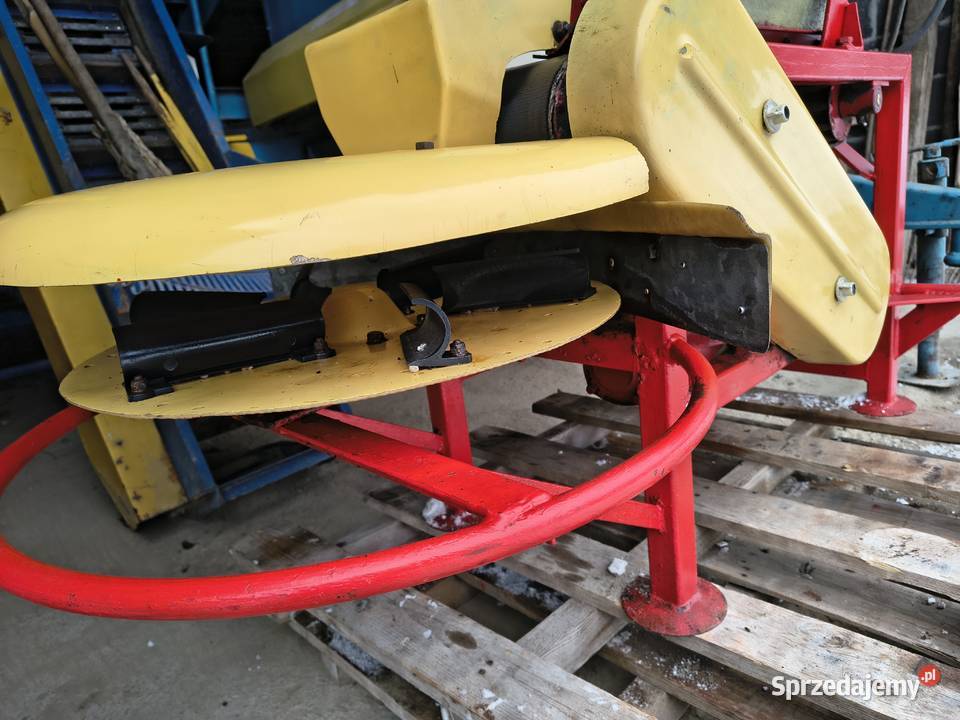 Rozsiewacz do nawozów wapna i poplonów MOTYL Przedbórz