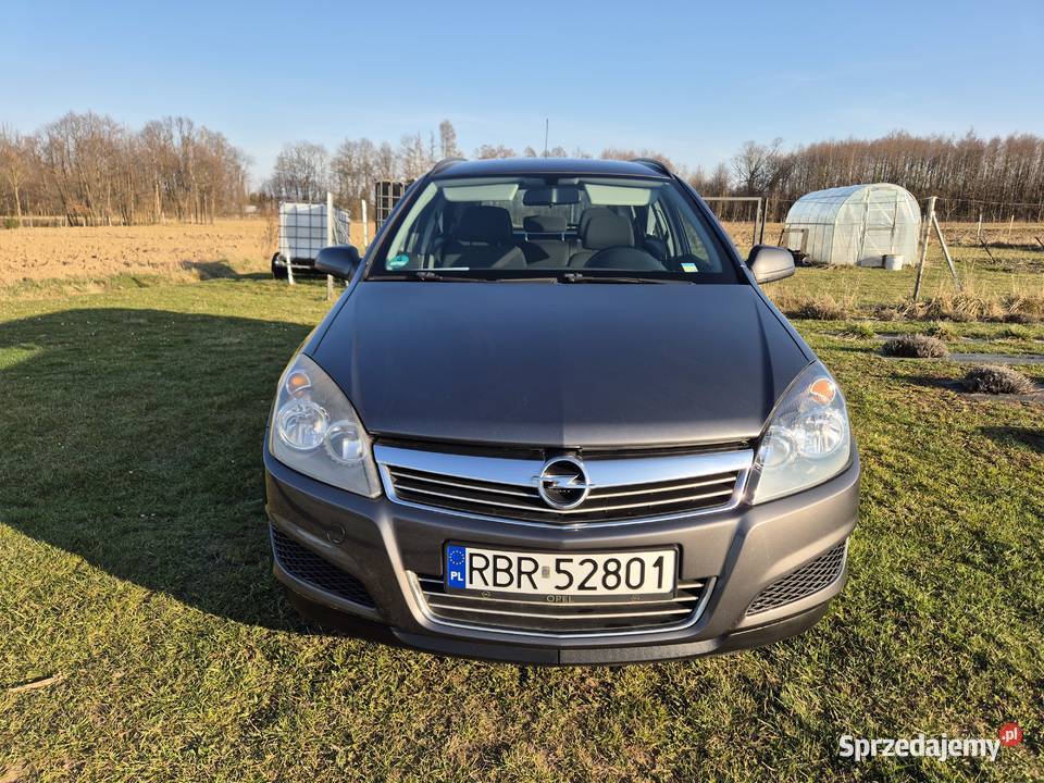 Opel Astra H Kombi 200910 LIFT 16 Benzyna 115 garażowany podkarpackie Haczów