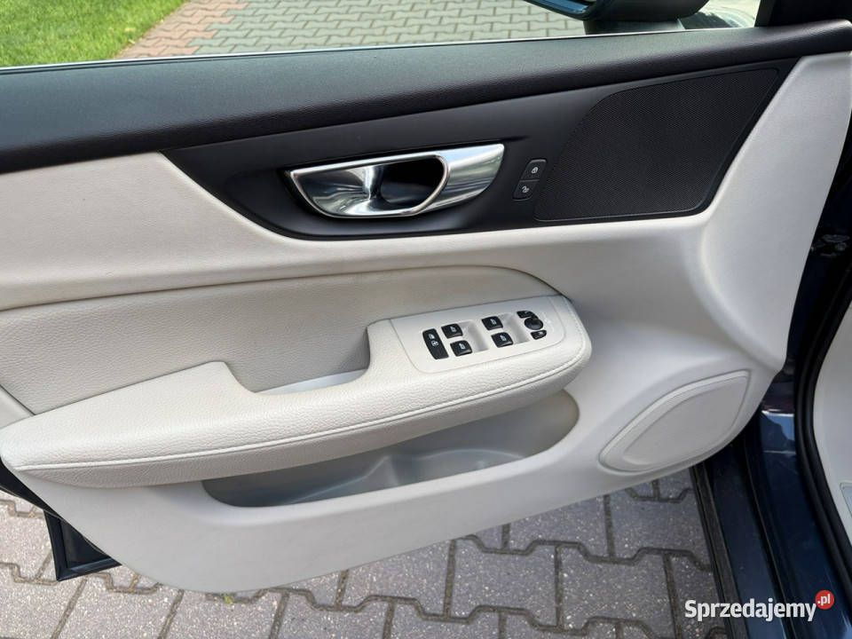 Volvo V60 D3 Jasne skóry Podgrzewane fotele czujnik parkowania Lipówki sprzedam