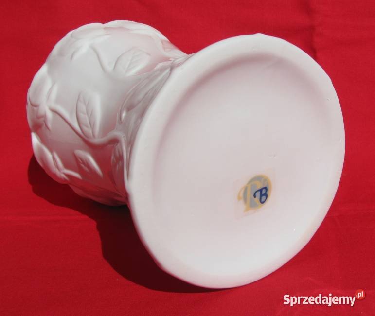 WYPUKŁE RÓŻE tworzące kształt wazonu porcelana Koszalin