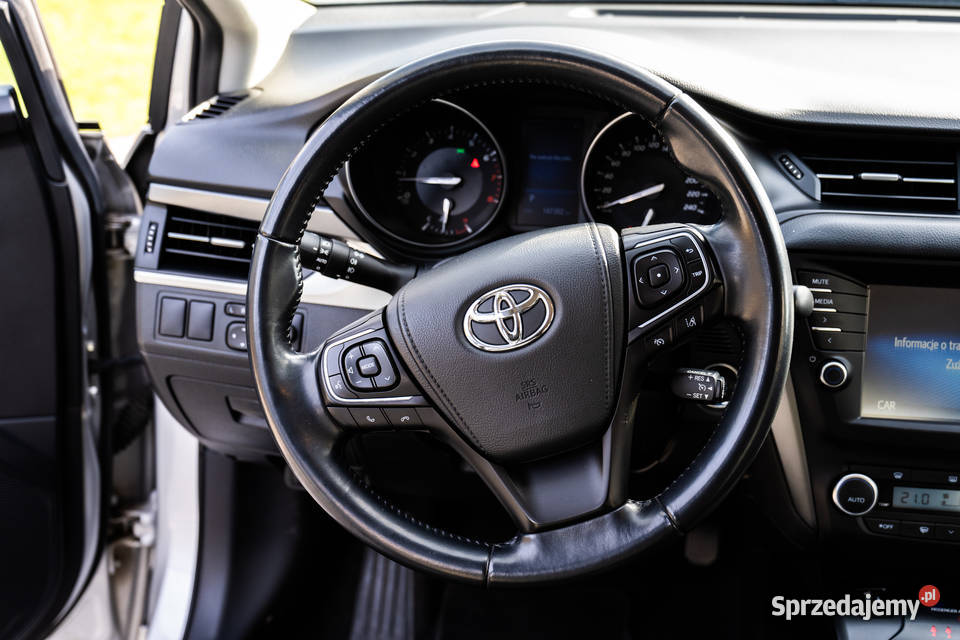Toyota Avensis 18 Premium MS światła LED Częstochowa