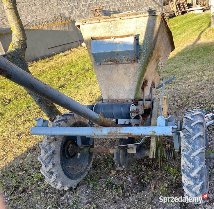 Rozsiewacz nawozu KOS Rzejowice