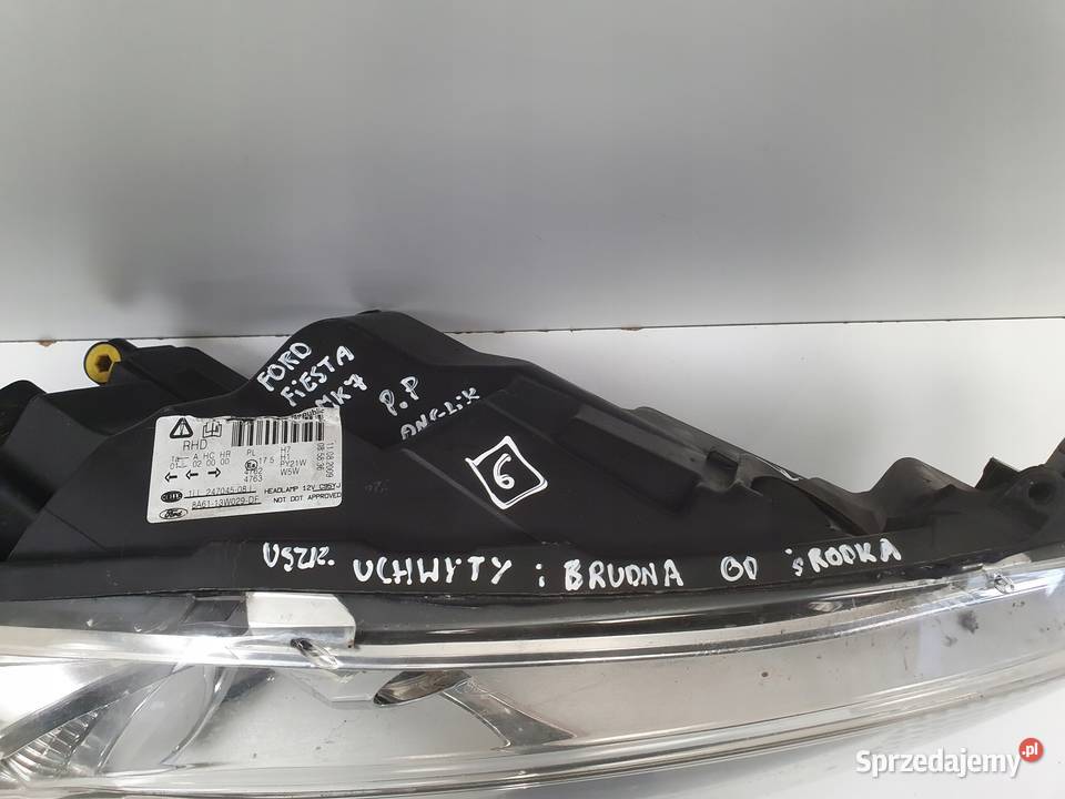 LAMPA PRAWA Ford Fiesta MK7 0817r PRZEDNIA PRAWY osobowe Oświetlenie sprzedam