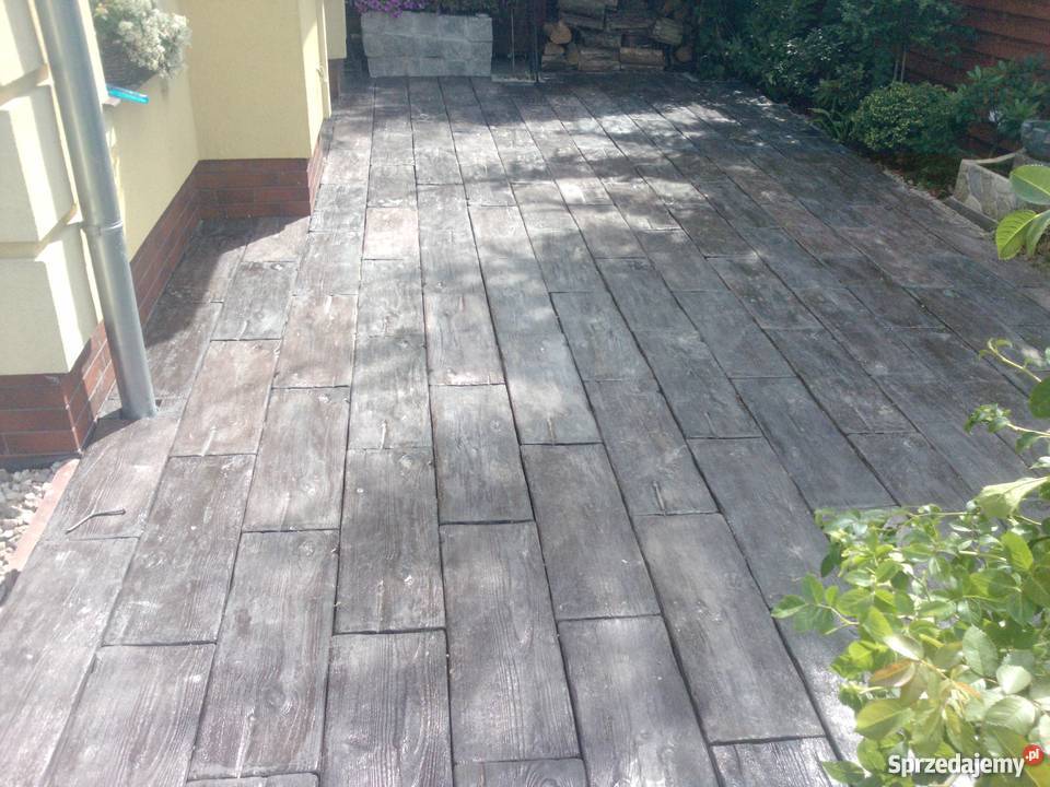 deski drewnopodobne ogród palisady chodnik Ogród lubuskie Nietków