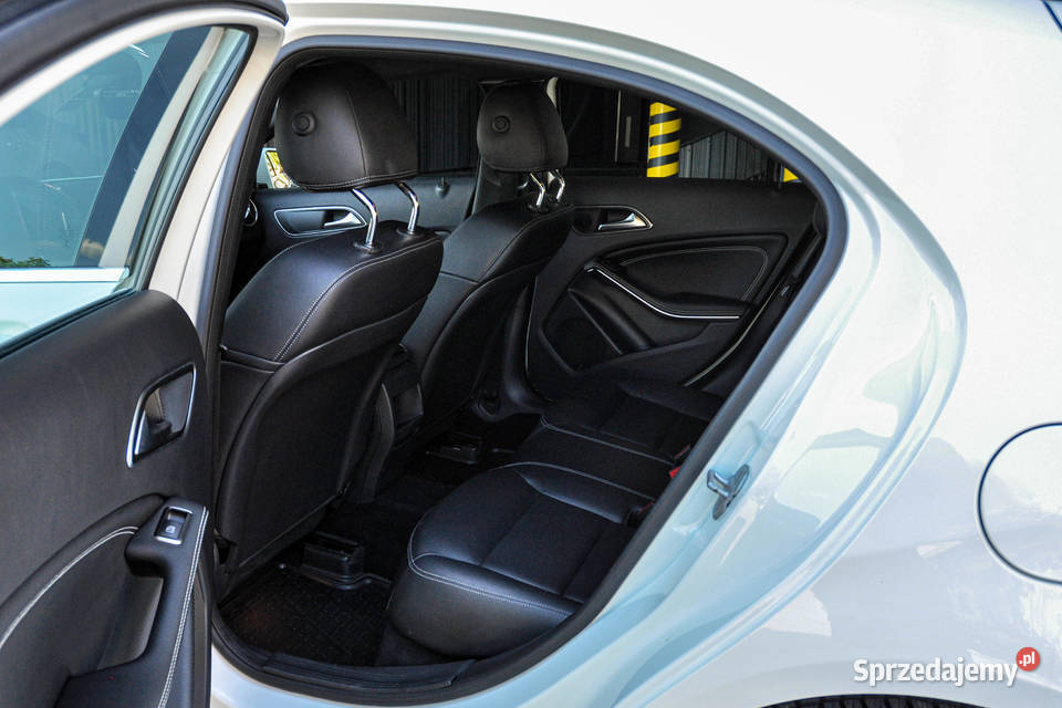 MercedesBenz Klasa A 2015 r Skóry Bezwypadkowy Rok produkcji 2015 Wrocław sprzedam