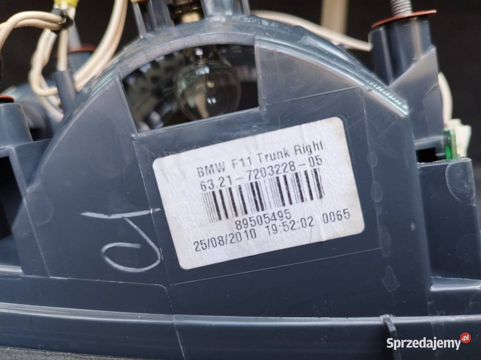 BMW 5 F11 kombi touring lampa prawa w klape
