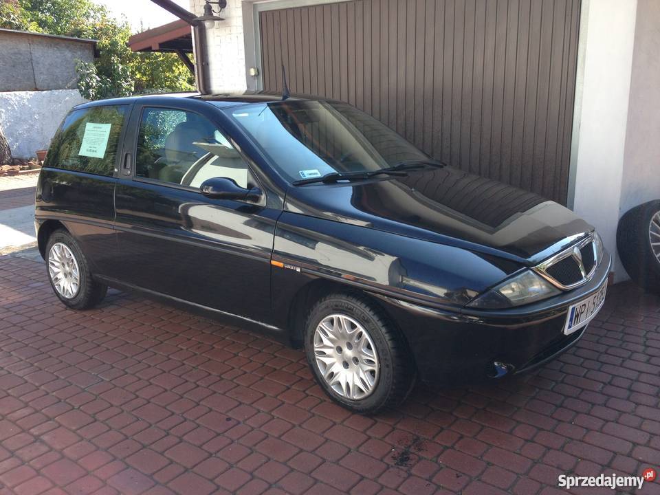Lancia Y 12 16v 1998 r w pełni sprawna dobra poduszka powietrzna Góra Kalwaria sprzedam