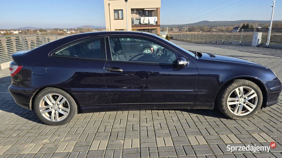Mercedes C klasa 2005 zadbany doinwestowany stan Rok produkcji 2005 Kielce sprzedam