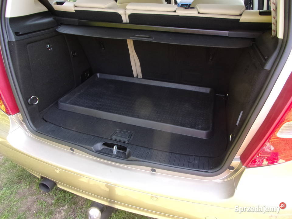 Wkład do bagażnika uniwersalna gumowa 92 x52 Warszawa