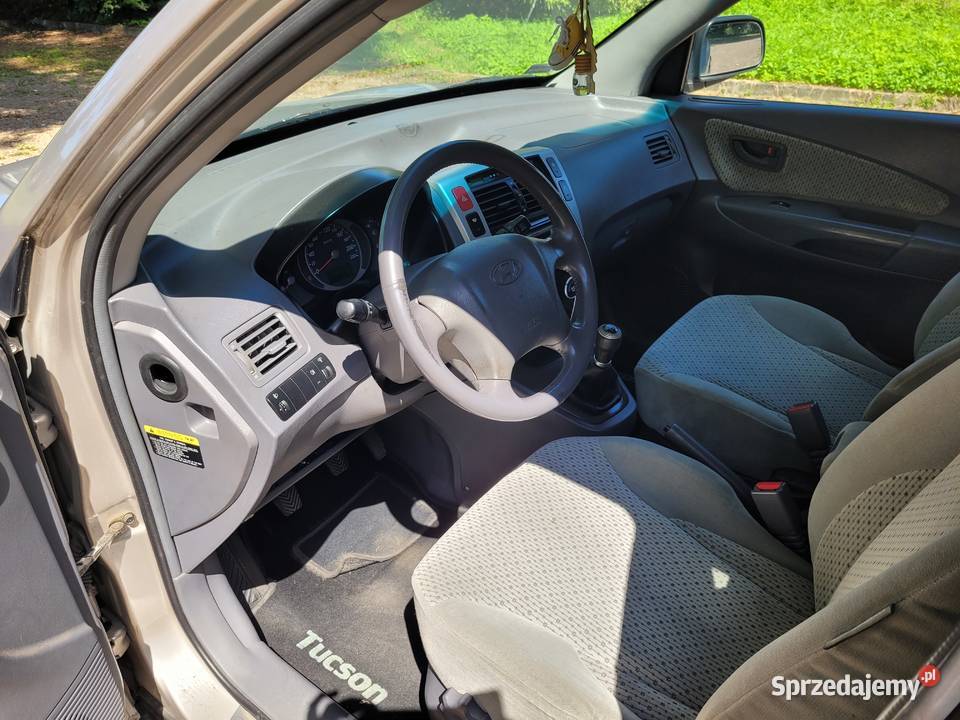 Hyundai Tucson 20 CRDi welurowa tapicerka Blizne sprzedam