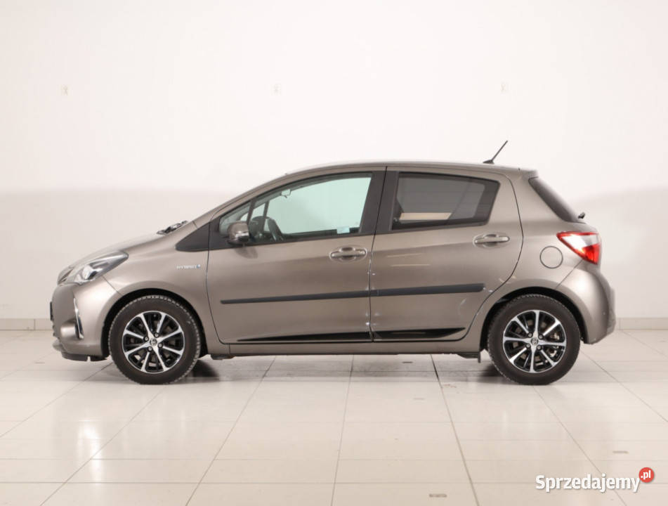 Toyota Yaris 15 Hybrid gniazdo USB Yaris Piaseczno sprzedam