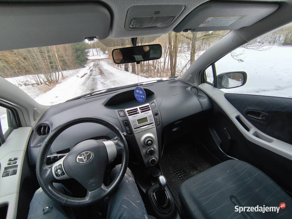 Toyota Yaris II 13 b 06rp mały przebieg do jazdy Rok produkcji 2006 Kraśnik