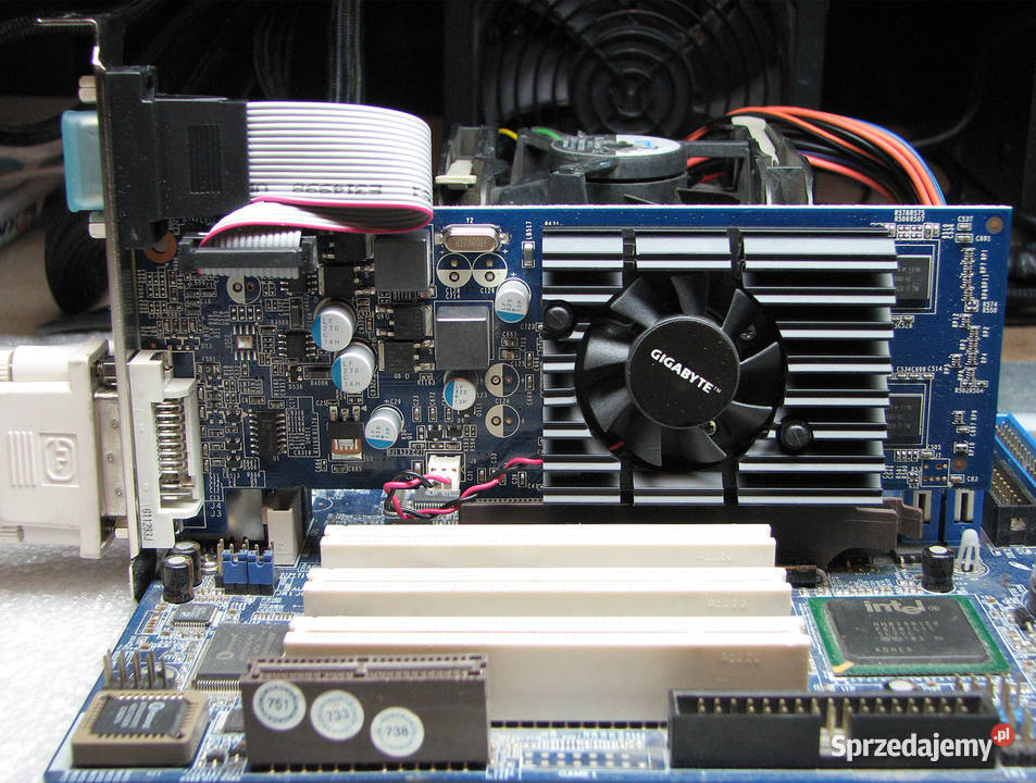 Gigabyte Geforce 6200 512MB 64bit DDR AGPx8 Cielądz