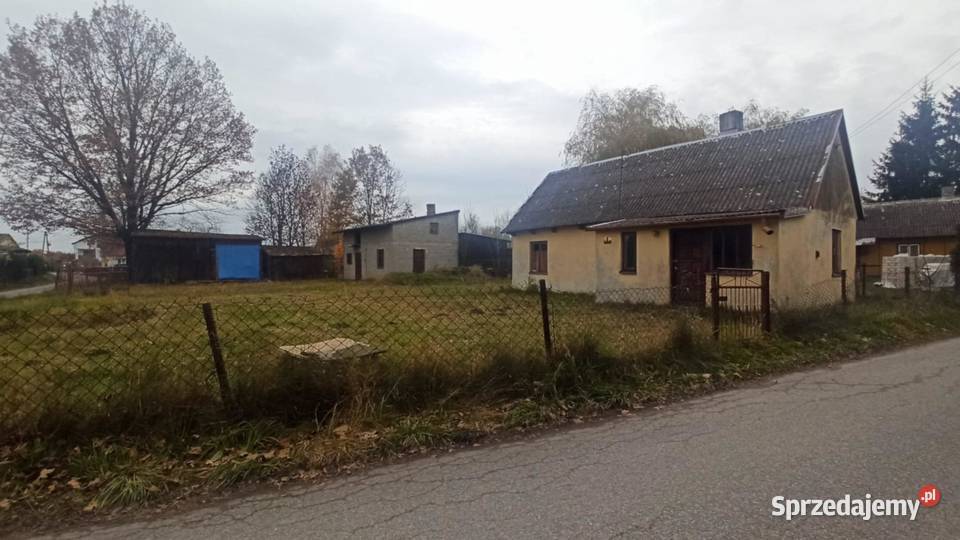 Dom z zabudowaniami gospodarczymi w Dziebałtowie