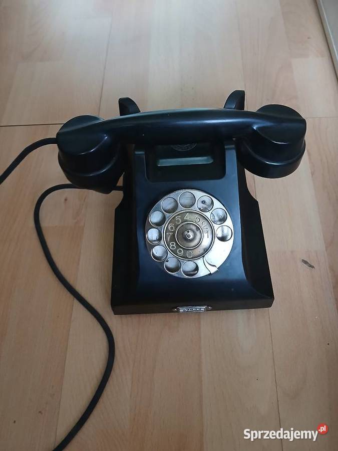 Stary telefon gabinetowy