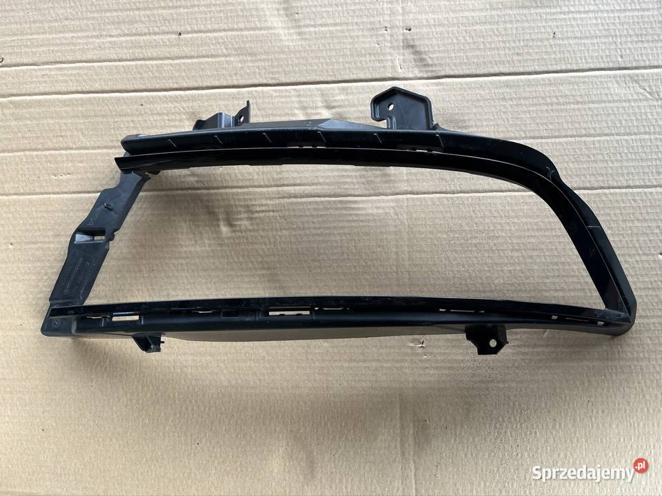 ASTRA L VI 6 RAMKA LAMPY PRZÓD PRAWA 9859970580 osobowe wielkopolskie Międzychód