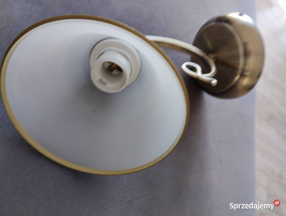 Tradycyjny żyrandol i lampa ścienna kinkiet Jelcz-Laskowice