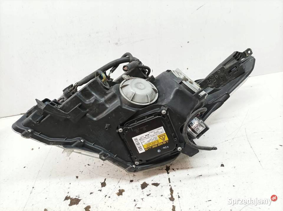 LAMPA PRZÓD PRAWA XENON EUROPA T27 Toyota