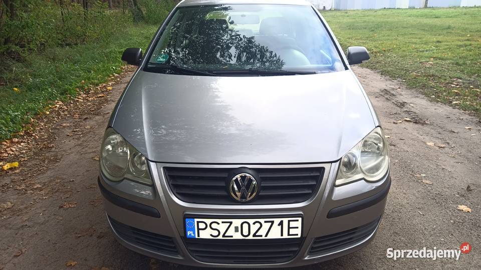 Volkswagen polo 5 drzwi zarej ubezp niski 136 136000km Wronki
