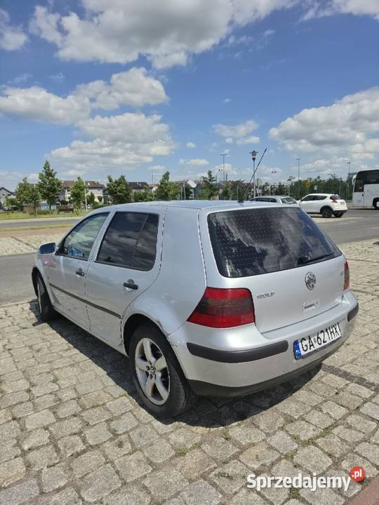 Volswagen Golf 4 2001 16 gazbenz 160tk Świebodzice