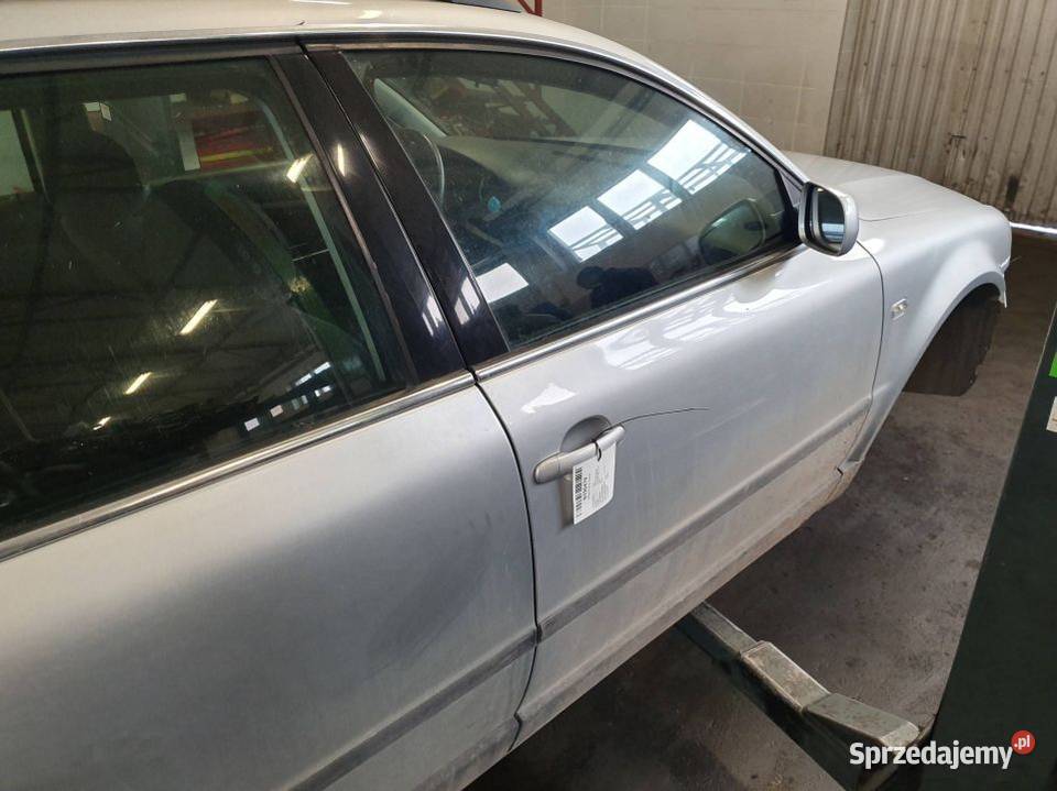DRZWI PRAWE PRZÓD VOLKSWAGEN PASSAT B5 LIFT LA7W osobowe Pozostałe