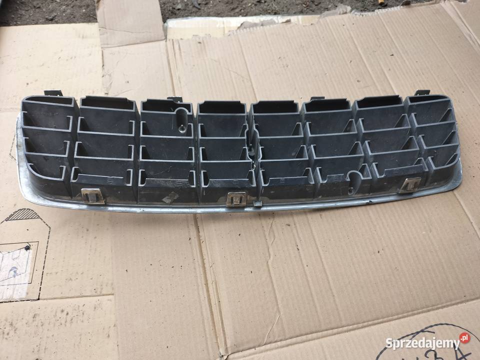 VOLVO S60 LIFT V70 S80 ATRAPKA GRIL Kamień-Kolonia