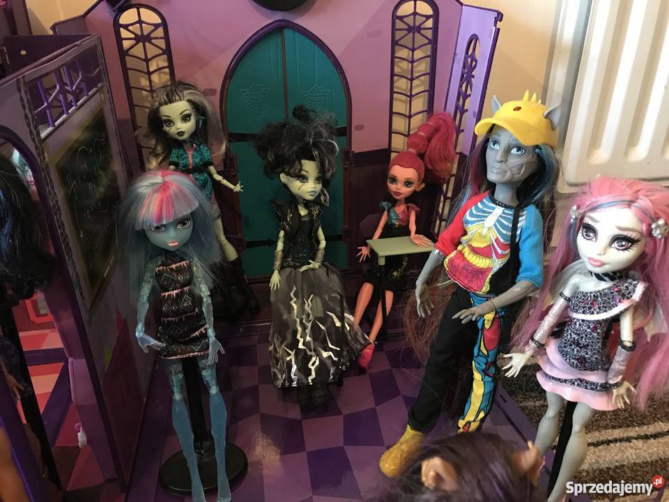 Straszyceum plus 20 lalek Lalki i akcesoria Tarnów