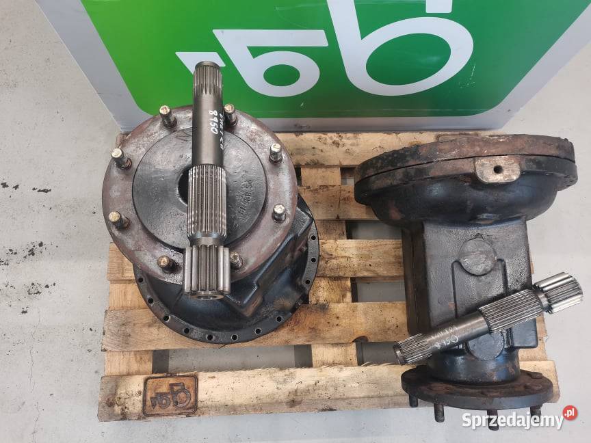 Valtra 8550 Obudowa piasty tylnej 33679900 Pozostałe Wilkowo