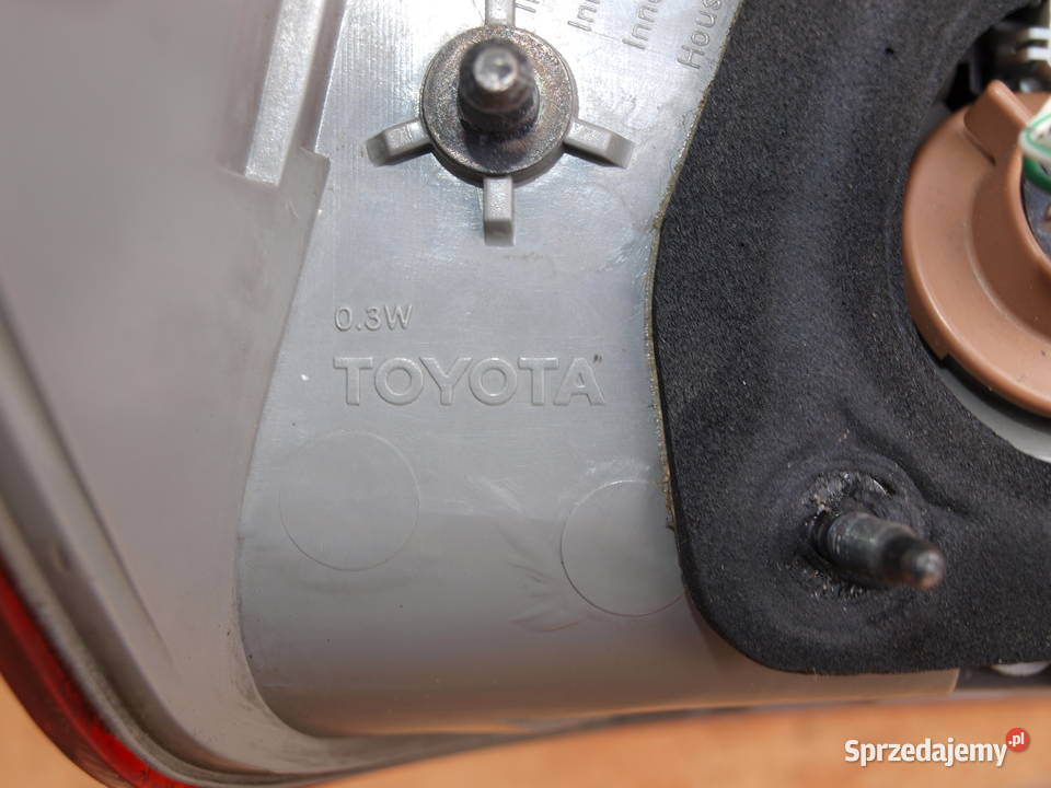 Lexus is lampa prawa w błotnik tył 2005 2009r Kalisz sprzedam