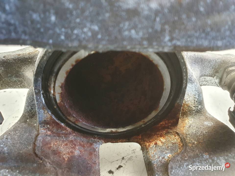 Toyota Corolla XII E21 PRZEDNI ZACISK HAMULCOWY osobowe lubelskie Chełm