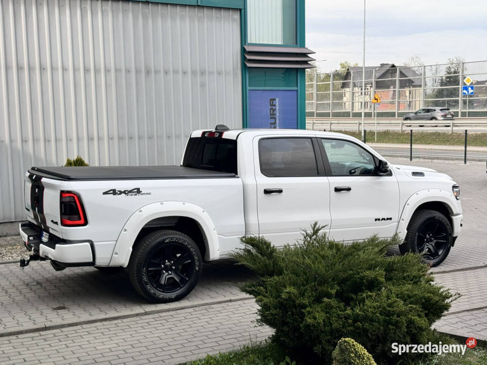 RAM 1500 57 V8 HEMI eTorque Bezwypadkowy 717 Węgrzce