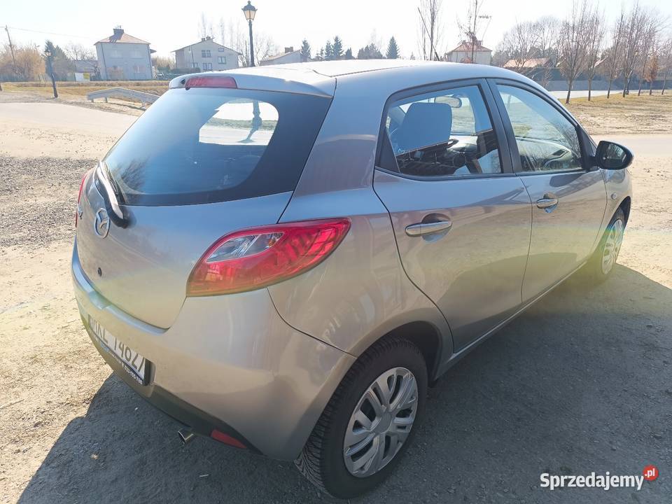 Mazda 2 niski przebieg bogata wersja immobilizer