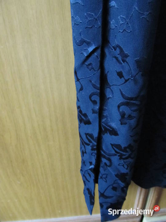 Elegancka czarna sukienka Yout 6th sense CA Ołówkowa