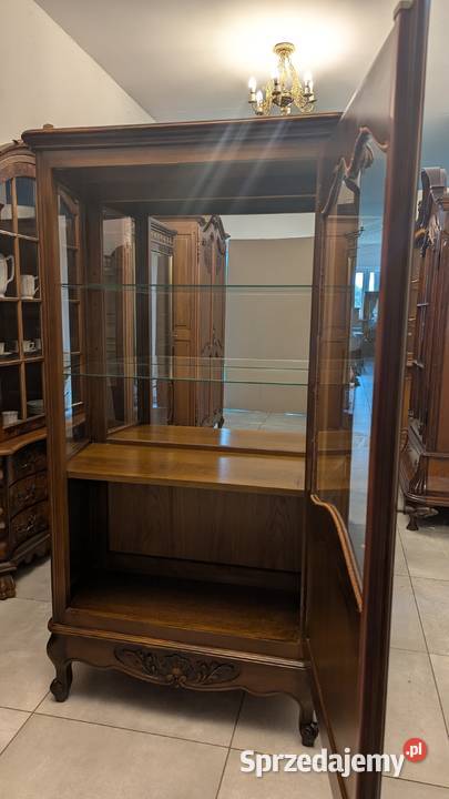 Piękna witrynaserwantka ludwikowska orzechsklep Dąbrowa Górnicza