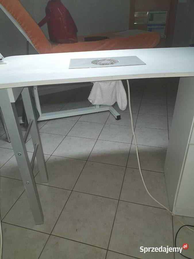 Stolik do manicure Wronki