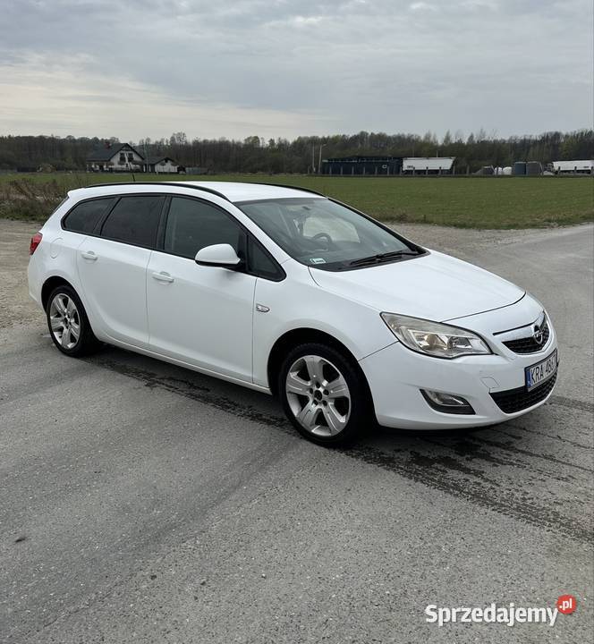Opel Astta J 17 diesel 2011r Kombi Astra Strzegocice