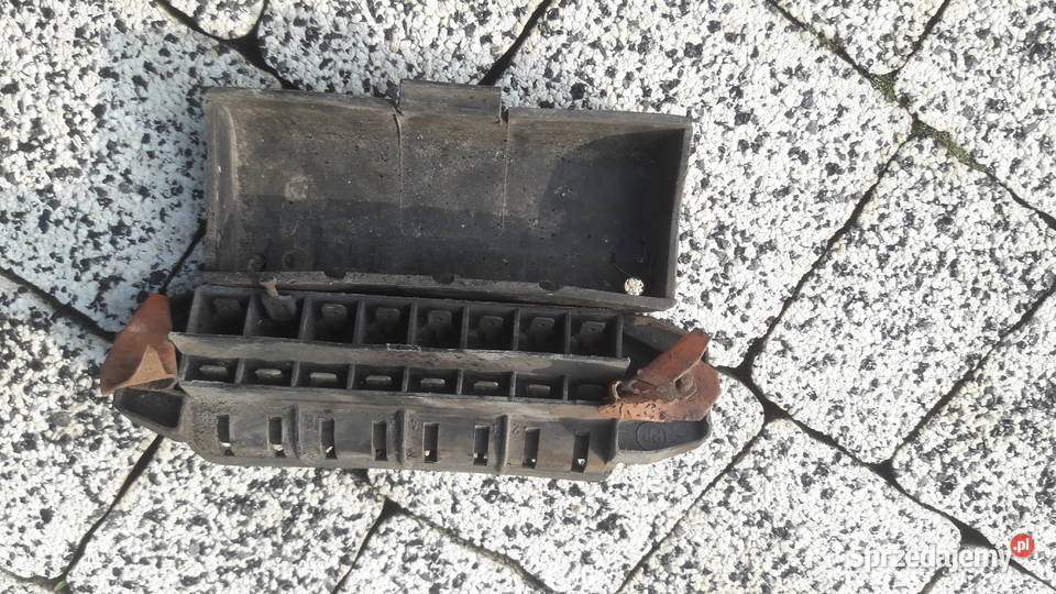skrzynka bezpieczników fiat 126p maluch Góra