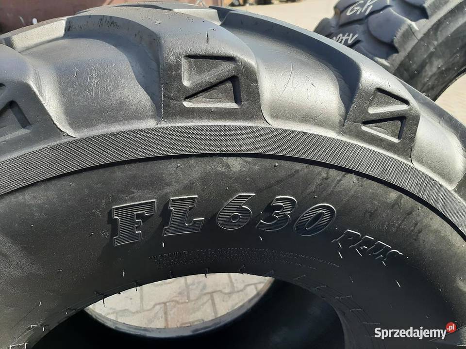 Opona używana 56060R225 55060R225 BKT FLOTATION Zaścianki