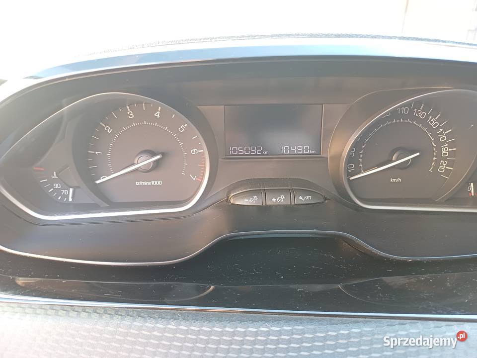Peugeot 2008 12 VTI 82 benzyna
