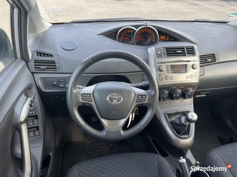 Toyota Verso 16 benzyna elektryczne lusterka