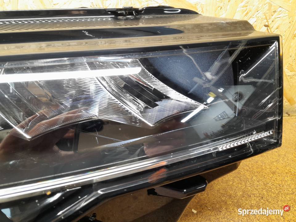 SKODA KAROQ LIFT LAMPA PRZEDNIA PRZÓD PRAWA LED Oświetlenie