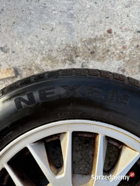 Opony zimowe Nexen 19565 R15 z felgami komplet zima Lublin sprzedam