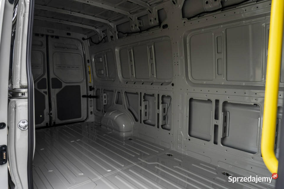 Volkswagen Crafter FL Furgon L4 20 TDI 177 automatyczna Łódź sprzedam