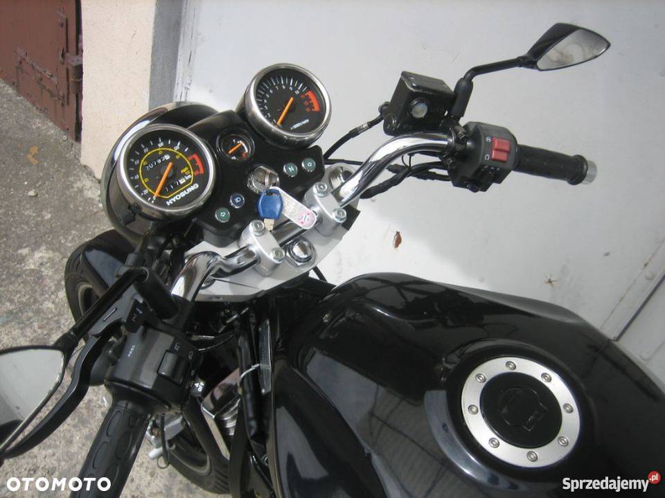 Hyosung GT Naked 2008r 125 Inowrocław sprzedam